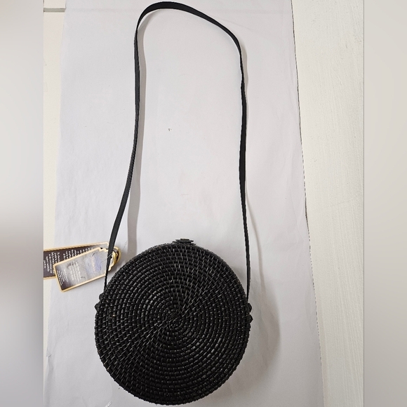 ShelterCast Handmade Round Rattan and Leather Crossbody Bag in Black NWT - Picture 2 of 9